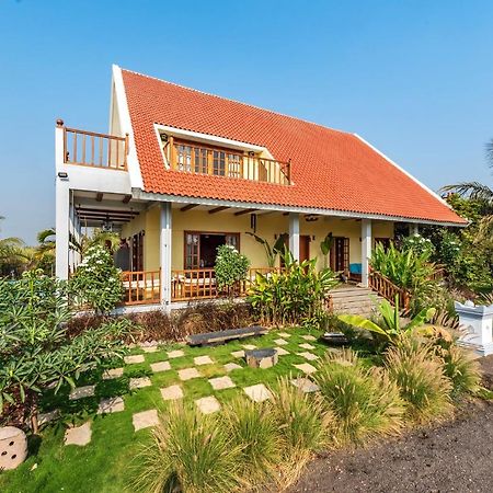 Saffronstays Happy Fields, Pune - Luxury Farmstay With Farm To Table Food Exteriör bild